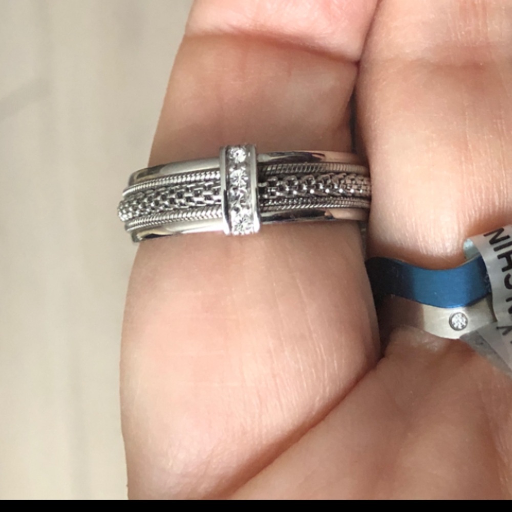 Stainless steel ring size 7 NWT - Picture 2 of 6
